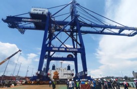 STS Crane Pelabuhan Batu Ampar Tangani 4.500 Kontainer Sepanjang September 2023