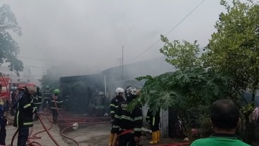 Pabrik Roti di Padang Terbakar, Kerugian Ditaksir Capai Rp2 Miliar