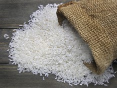 Pakar Ungkap Ciri-ciri Beras Plastik jika Dikukus Tak Bisa jadi Nasi