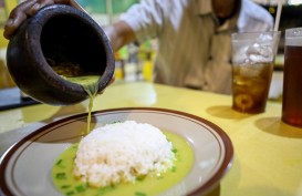 Sensasi Kuliner Legendaris Cirebon, Empal Gentong Mang Darma