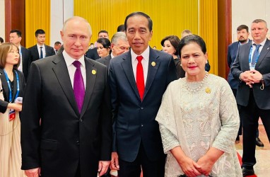 Mahfud MD Cawapres Ganjar, Jokowi Pamer Foto Bareng Putin
