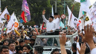 Beda Land Rover yang Dinaiki Jokowi-Ma'ruf dan Anies-Muhaimin Saat ke KPU