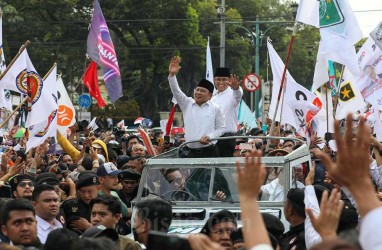 Beda Land Rover yang Dinaiki Jokowi-Ma'ruf dan Anies-Muhaimin Saat ke KPU