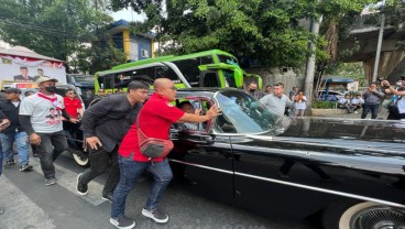 Duh, Mobil Pengawal Ganjar-Mahfud Mogok Saat Berangkat ke KPU