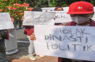 Pasukan Brimob Jaga Gedung MK Jelang Putusan Batas Maksimal Usia Capres