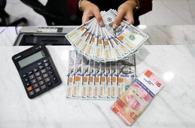 Rupiah Dibuka Lesu ke Rp15.891, Tersengat Panasnya Konflik Timur Tengah