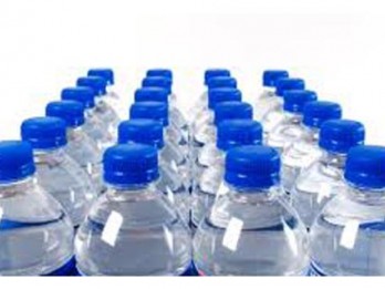 Mengkonsumsi Air Minum Kemasan Bisa Bahaya