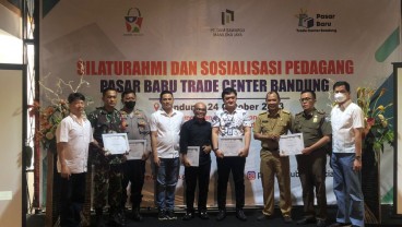 Pedagang Pasar Baru Bandung Full Senyum, Izin Berjualan Diperpanjang 2 Tahun