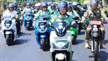 PLTS Atap Beroperasi di 18 Ponpes dan 2 Pelabuhan Perikanan Jatim