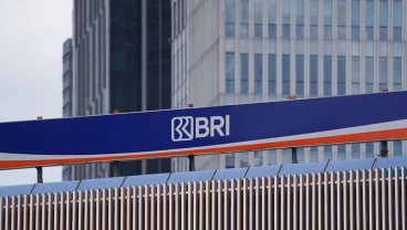 Fee Based Income BRI (BBRI) & BCA (BBCA) Melesat di Tengah Tingginya Bunga Acuan