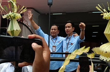 Lagi, Prabowo-Gibran Kompak Pakai Kemeja Biru saat Tiba di RSPAD Gatot Subroto