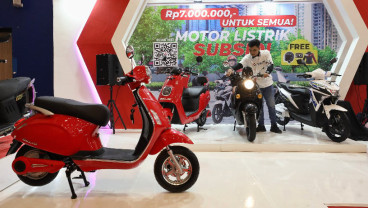 Ketika Pangsa Sepeda Motor Listrik Masih Secuil