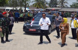 Tinjau Perbaikan Jalan di Lampung Tengah, Jokowi: Saya Bisa Tidur Saking Mulusnya