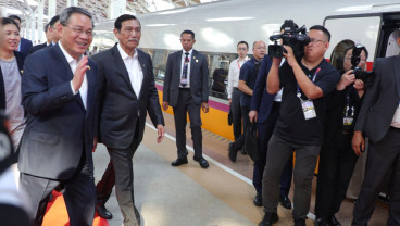Kereta Cepat Jakarta-Surabaya Mau Digarap China, Luhut: Bunganya Lebih Murah