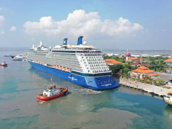 Kapal Pesiar Jumbo Sandar di Pelabuhan Benoa, Bawa 2.776 Wisman