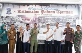 PDS Salurkan Beasiswa untuk Masyarakat Berpenghasilan Rendah di Surabaya