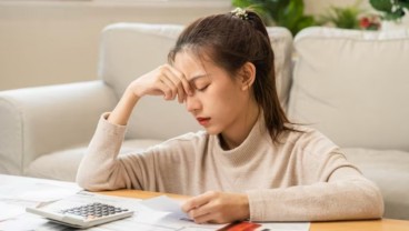 Duh! Tren YOLO hingga FOMO Bikin Anak Muda Terjerat Utang Pinjol Ilegal