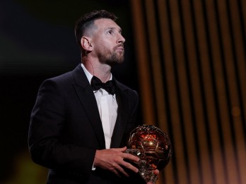 Lionel Messi Raih Ballon d'Or Ke-8, Ronaldo Makin Ketinggalan