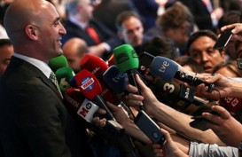 Mencium Pemain Tanpa Izin, Mantan Presiden Sepak Bola Spanyol Terkena Sanksi FIFA