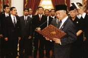 HISTORIA BISNIS: Tensi Ujian Reformasi Jelang Pergantian Presiden RI