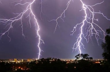 Cuaca Indonesia 2 November: Hujan Petir di Pontianak, Padang, Aceh