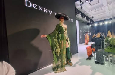 Koleksi Terbaru Denny Wirawan, Soroti Keindahan Batik Kudus