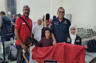 Menlu Retno: 4 WNI dan 1 Istri WNI Berhasil Dievakuasi dari Gaza ke Kairo