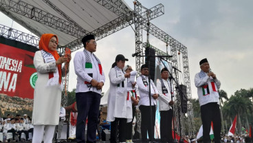 Peserta Aksi Bela Palestina Padati Monas, Puan Hingga Jusuf Kalla Hadir