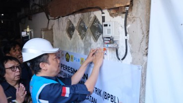 175 Warga Prasejahtera di Makassar Dapat Sambungan Listrik PLN Gratis