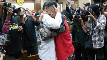 Momen Mario Dandy Menangis Dalam Pelukan Rafael Alun Usai Tak Bertemu 8 Bulan