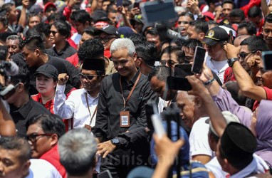 Rekap Survei Capres Jelang Putusan MKMK