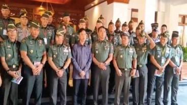Isu Netralitas Aparat Panas, Foto Gibran dengan Puluhan Perwira Viral, TNI AD Beri Penjelasan