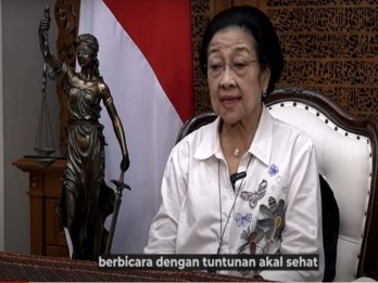 Makna Patung Dewi Keadilan di Konferensi Pers Megawati