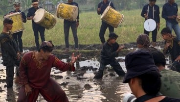 Melihat Aksi Aktor Dion Wiyoko dalam Silek Lanyah di Kubu Gadang Sumbar