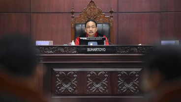 Suhartoyo Resmi Dilantik Jadi Ketua MK, Anwar Usman Tak Hadir