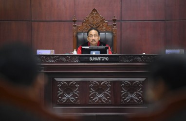 Suhartoyo Resmi Dilantik Jadi Ketua MK, Anwar Usman Tak Hadir