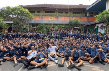 Waroeng Steak Kampanyekan Anti Bullying ke Pelajar di Denpasar