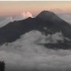 Gunung Merapi Mengalami 16 Guguran Lava dengan Luncuran 1,5 Kilometer