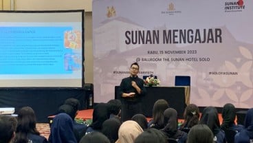 The Sunan Hotel Solo Gelar Program Sunan Mengajar