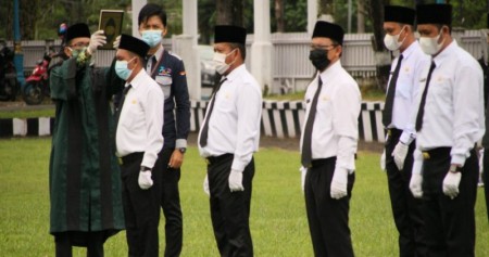 Pegawai honorer di lingkungan Pemerintah Kabupaten Ogan Komering Ilir (OKI) mengikuti pelantikan menjadi pegawai pemerintah dengan perjanjian kerja atau PPPK. UU ASN 2023 menempatkan para PPPK setara dengan PNS baik hak dan jaminan hari tuanya./ istimewa