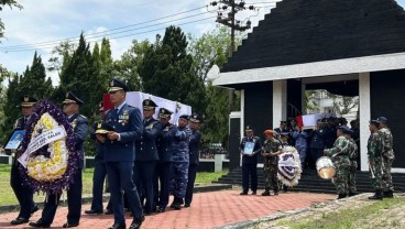 Korban Kecelakaan Pesawat Super Tocano Dikebumikan di Taman Makam Pahlawan
