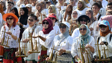 Pemecahan Rekor ORI Pagelaran Angklung