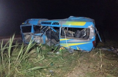 Kecelakaan KA Probowangi dengan Minibus, Korban Meninggal Sudah Dievakuasi