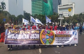 Besaran UMP 2024 Diputus Besok, Buruh DKI Jakarta Tetap Tuntut Upah Naik 15%