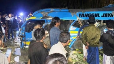 Penjelasan KAI Soal Elf Tertabrak KA Probowangi Menyebabkan 11 Orang Meninggal