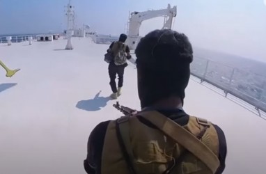 Rekaman Video Detik-detik Pembajakan Houthi Terhadap Kapal Israel di Laut Merah