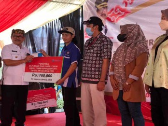 2.545 Buruh Pabrik Rokok di Kabupaten Cirebon Diguyur BLT DBHCHT