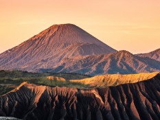 15 Gunung Tertinggi di Indonesia, Ada yang Pernah ke Sini?