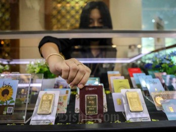 Harga Emas Hari Ini Berpotensi Reli, Sentimen Dolar AS Anjlok