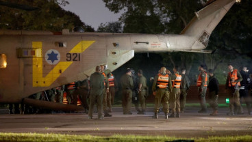Detik-detik Hamas Kembalikan 13 Sandera Warga Israel dari Gaza